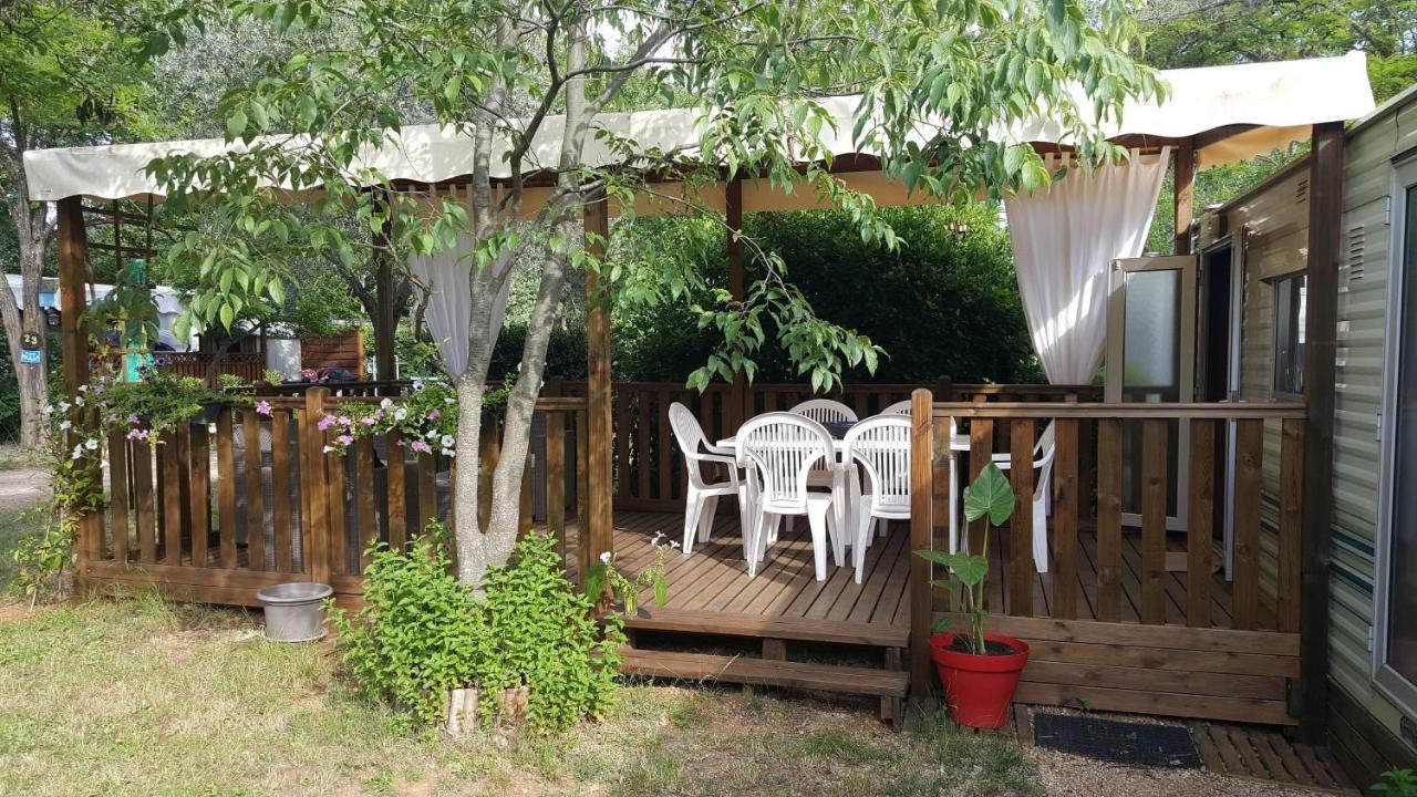 Hotel Li Sourso Aups Exterior foto